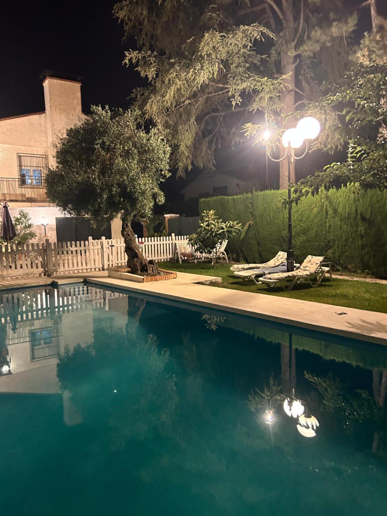 Casa Los Rosales Alfacar Luaran gambar